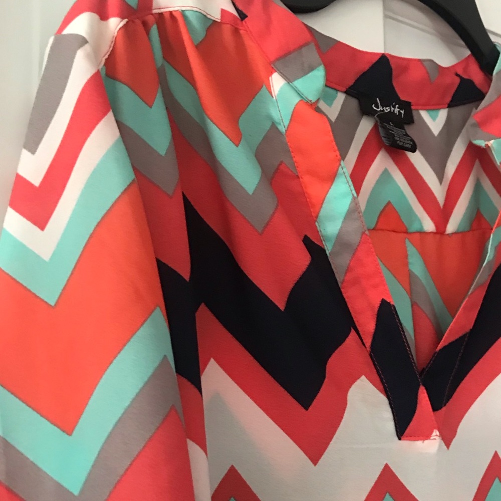 🌻Tunic blouse🌻 - Picture 2 of 3